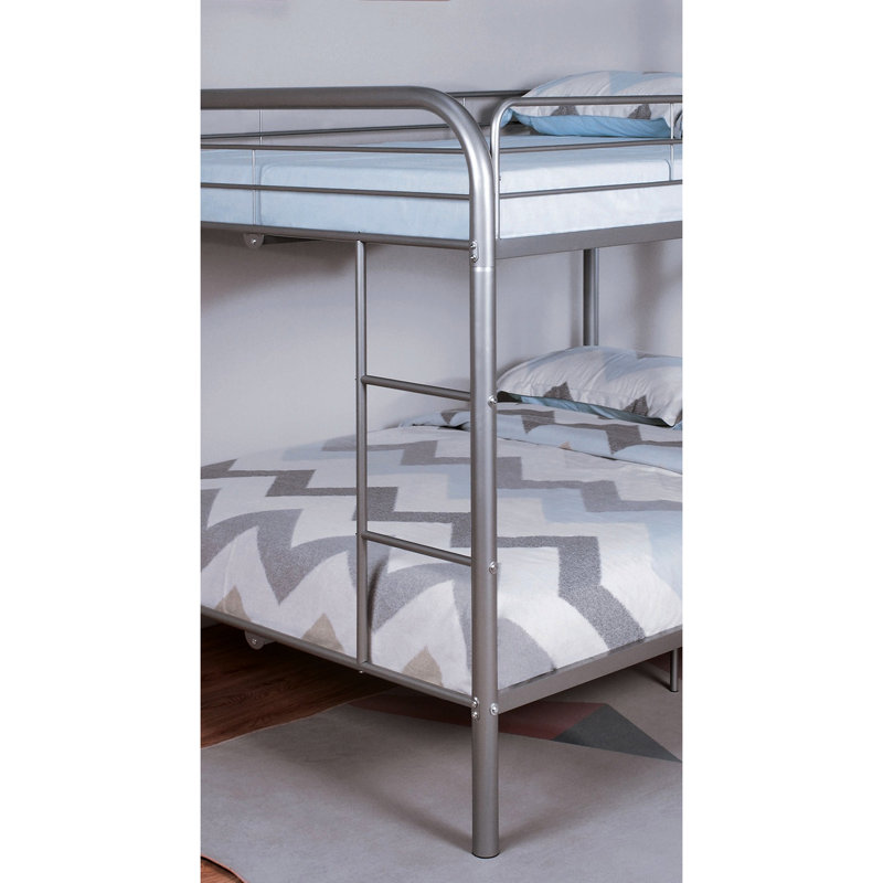 Lit double superposé au dessus d'un lit double en métal de style contemporain argenté pour la chambre à coucher