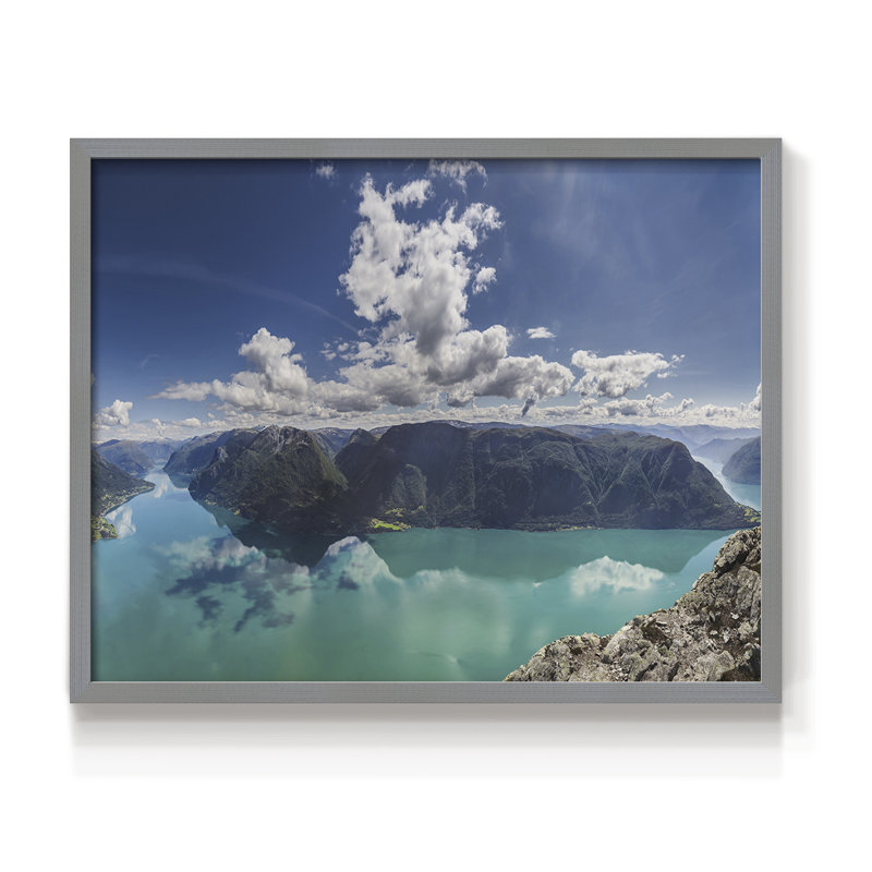 Réflexion I - impression encadrée - réarmable, H 22 po x l 28 po, Gris