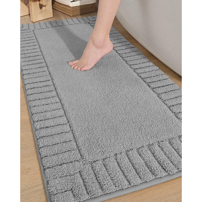 Tapis pour salle de bain, L 24 po x L 43 po, Gris clair