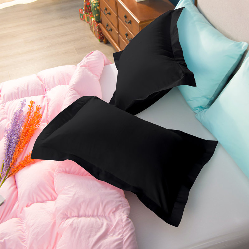 Sham Set, Black, Queen