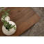 Table basse en bois de manguier massif Dahl avec espace négatif pour la décoration de table de salon