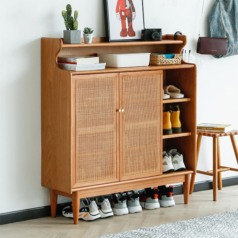 Range-chaussures classique et durable