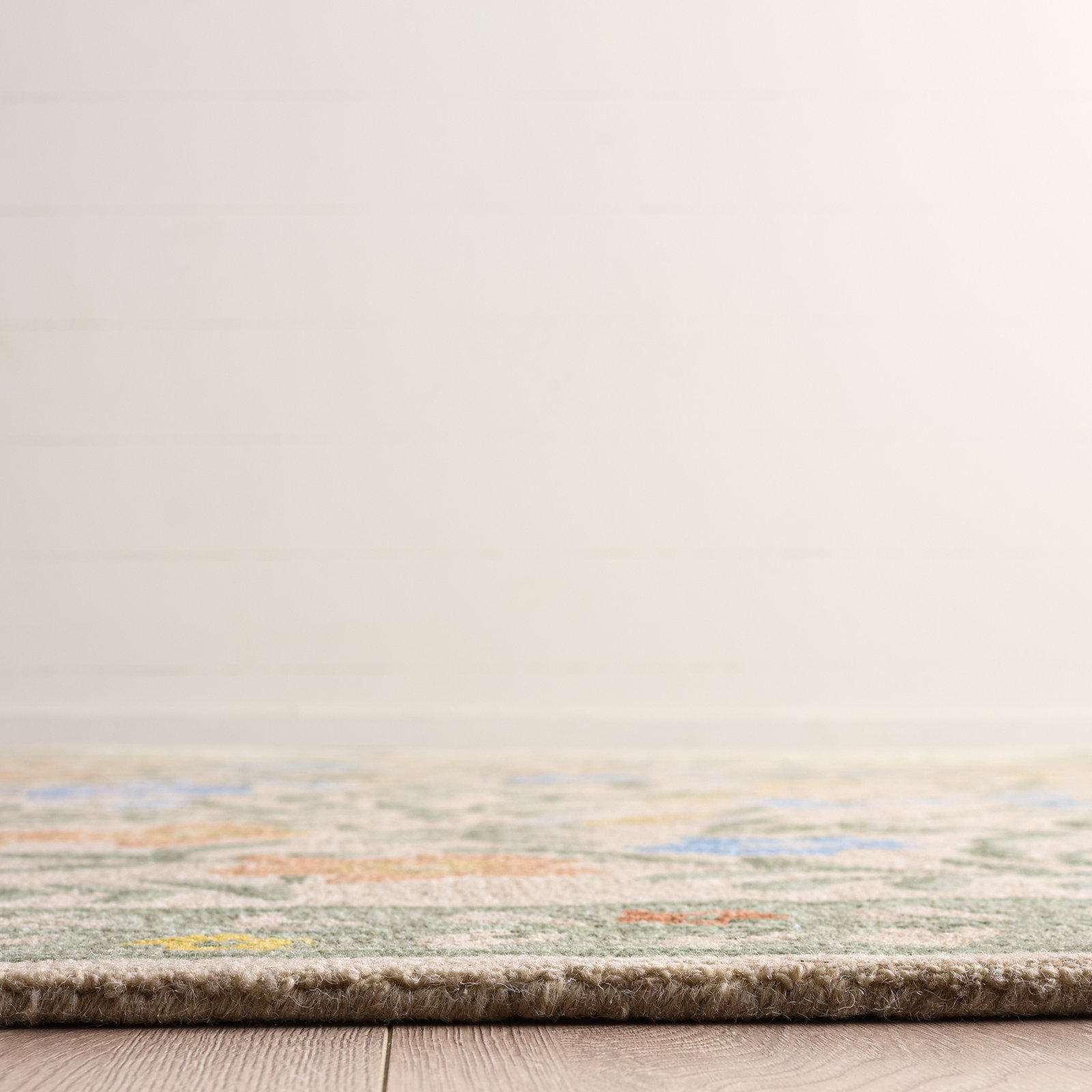 Martha Stewart 3856 Hand Tufted 85% Wool; 15% Cotton Floral Rug, Rectangle 3' x 5'