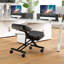 Tabouret à hauteur ajustable avec siège incliné pour soulager la douleur