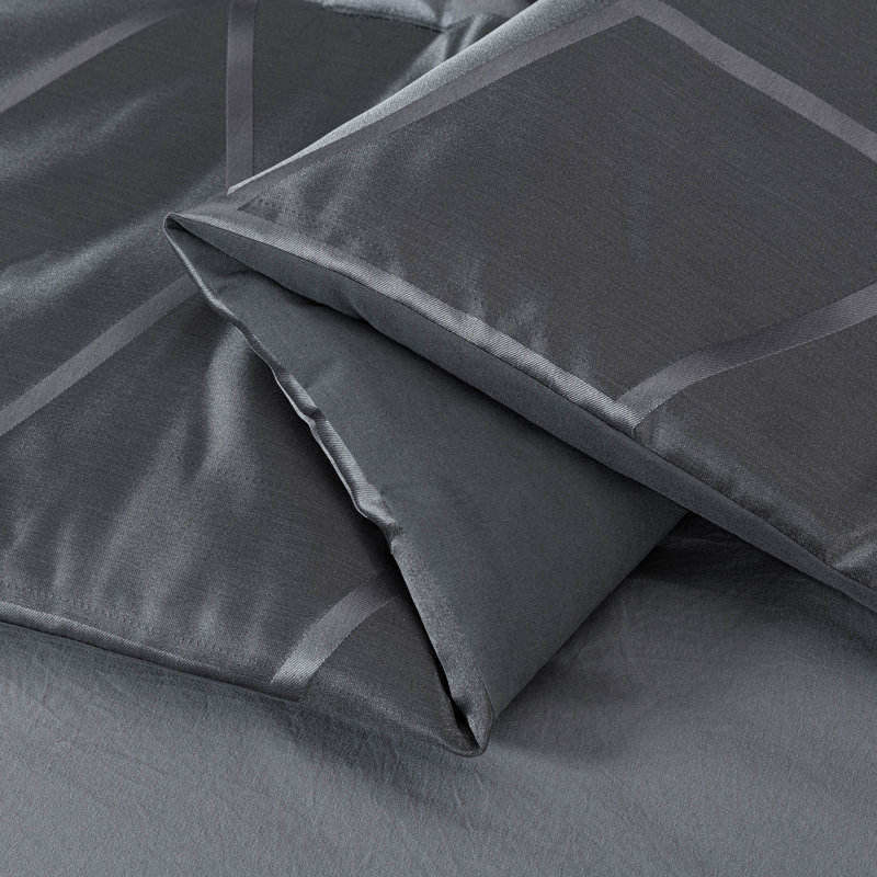 Gray Geometric Microfiber Queen Bed in a Bag Set