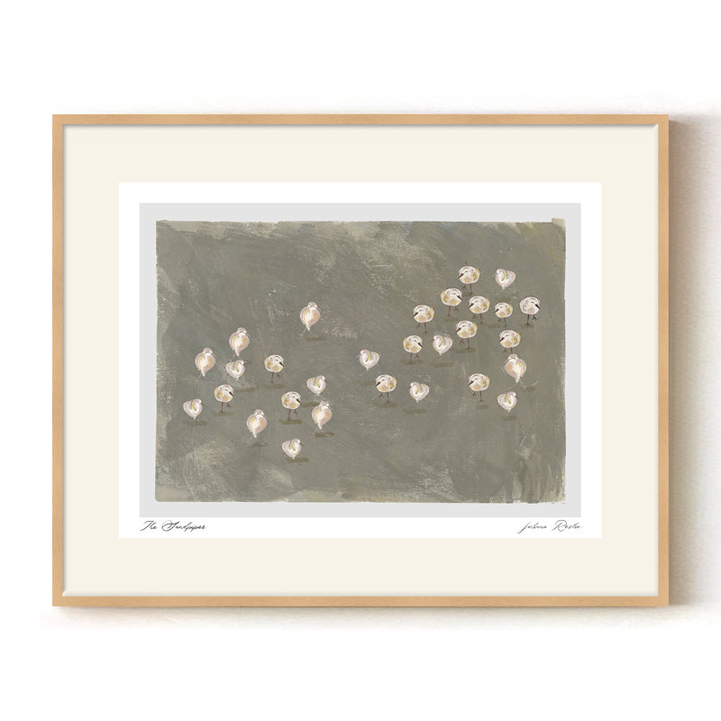 Mod-Ensemble The Sandpipers par ChiChi - reproduction d'art d'oiseaux avec bécasseaux sur fond gris et vert | H 24 po x l 32 po | Cadre naturel