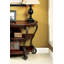 Table d'appoint avec tablettes ouvertes