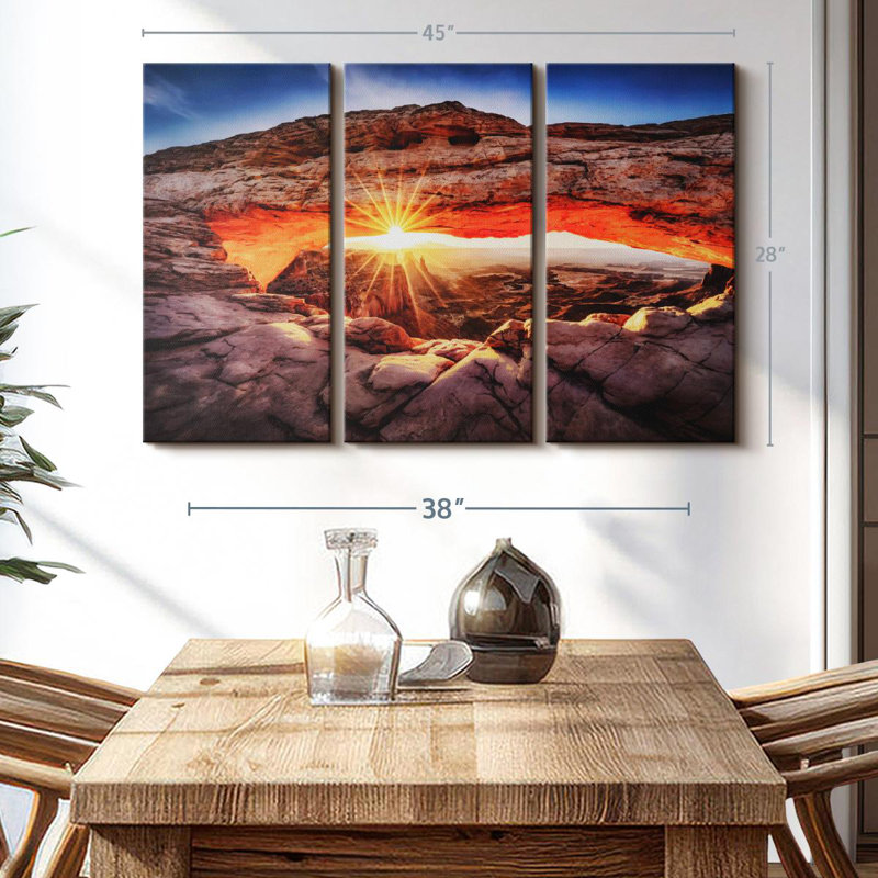 «Mesa Arch Sunrise Canyonlands II» sur toile, H 28 po x l 45 po x P 1,25 po