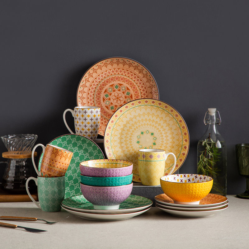 16 Piece Dinnerware Set, Service for 4 