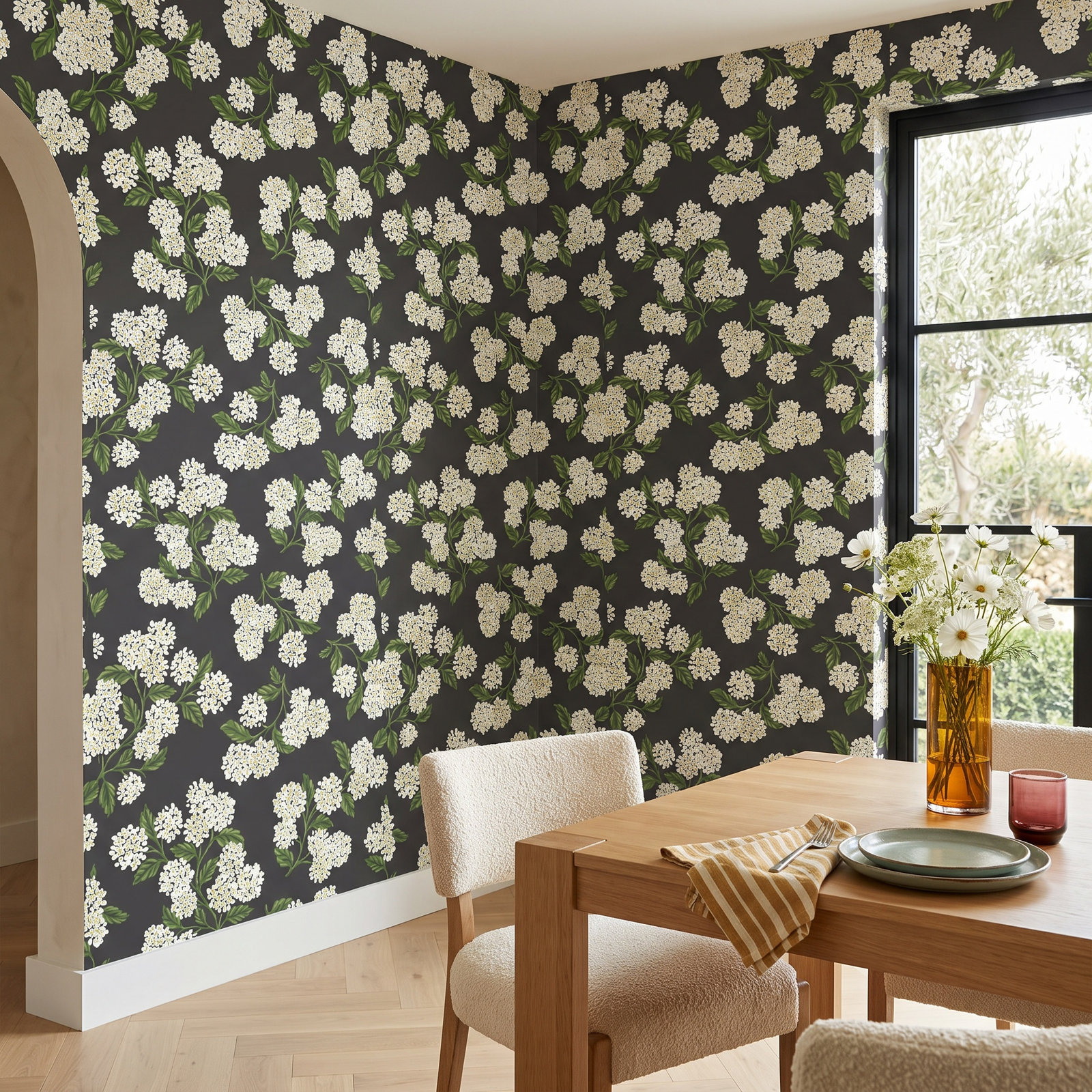 Hydrangea Wallpaper Double Roll, Black/White