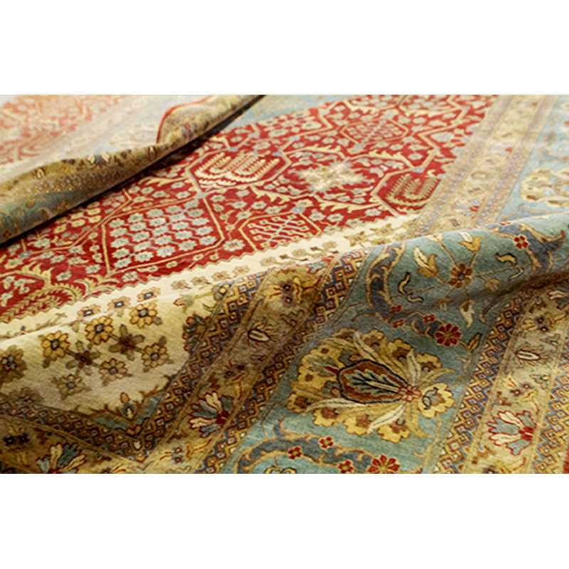Wool Oriental Area Rug in Rust/Beige