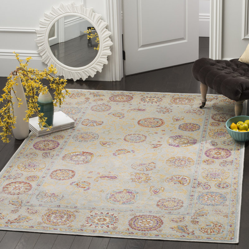 Beausejour Sevilla Viscose Oriental Rug in Silver, Rectangle 4' x 5'7"