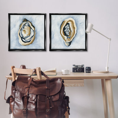 «Oyster with Pearls», ensemble de 2 toiles flottantes encadrées par Yvette St. Amant