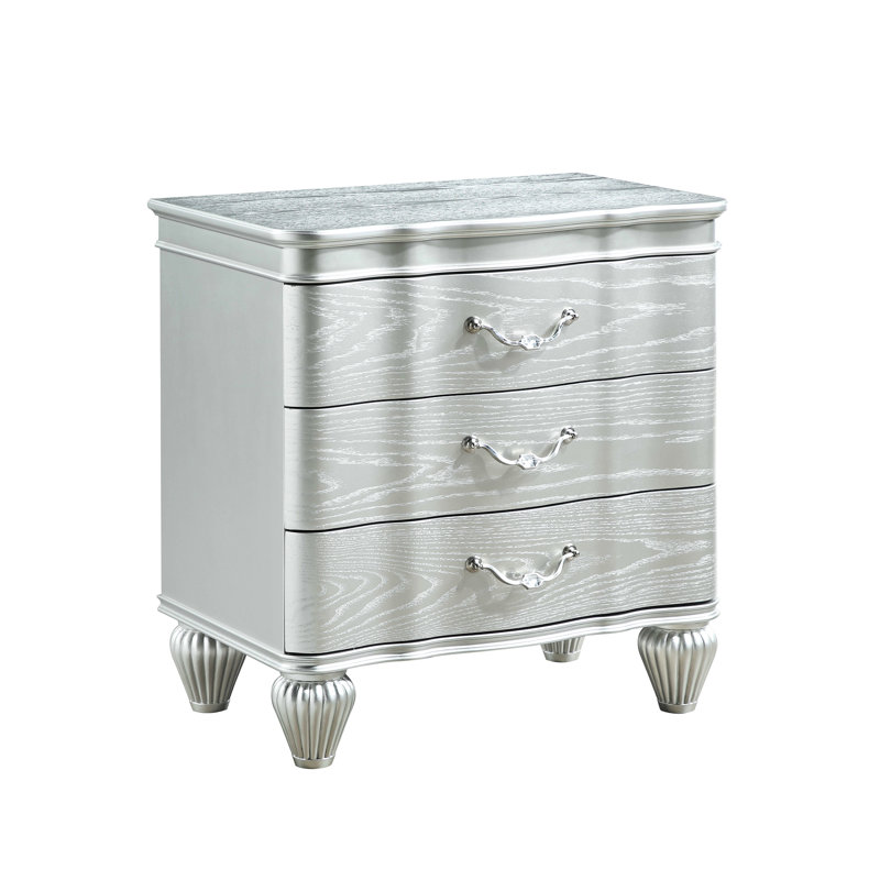 Table de chevet 3 argentée - Un ajout élégant au mobilier et au design de la chambre à coucher