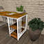Bureau asymétrique avec structure en métal et finition noyer avec 2 tablettes