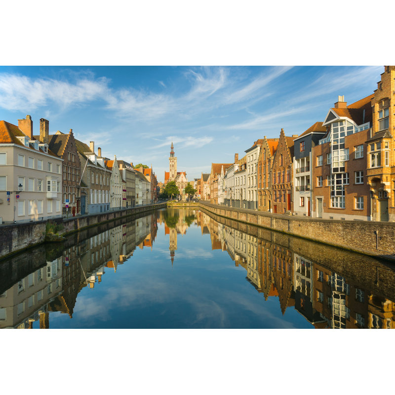 «Nayaly Bruges In The Morning» par - Photographie sur toile tendue, H 20 po x l 30 po
