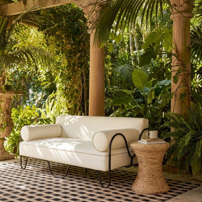 Tabouret en jacinthe d'eau tissé à la main avec forme de sablier