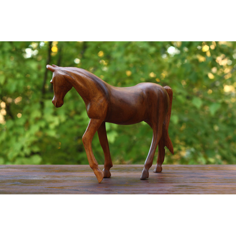Figurine sculptée à la main Avaliese