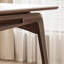 Table et chaises élégantes et simples-106572085