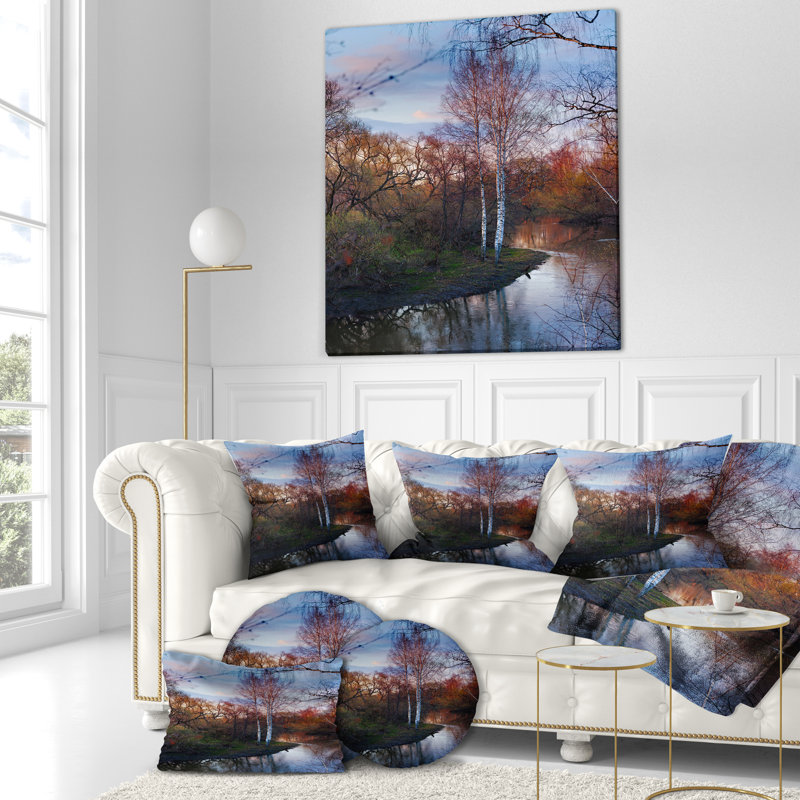 Forest River in the Spring - coussin à imprimé paysage, 16 po x 1 po, Coussin décoratif