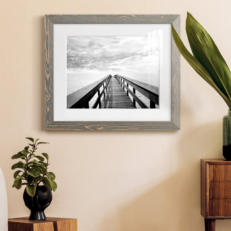 Pier Reflections - Photographie avec cadre photo, H 20 po x l 17 po x P 1,5 po, gris