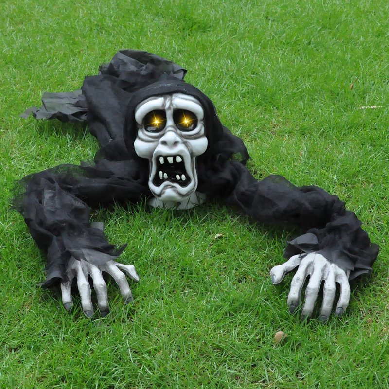 Zombie d'escalade grandeur nature d'Halloween