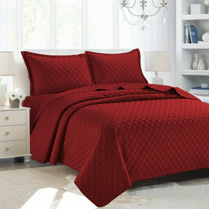 Watsonville Polyester Geometric Shapes Bedspread with Pillow Shams, 50 x 220 cm, Red