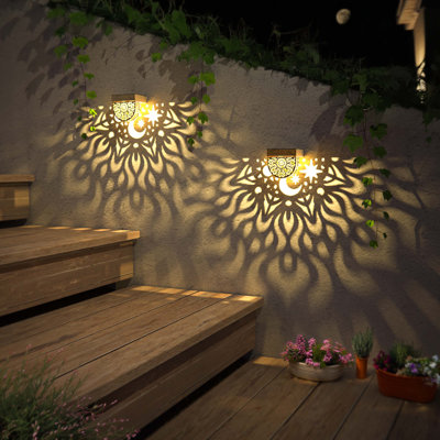 Ensemble de 6 lumières DEL noires à basse tension intégrées à énergie solaire
