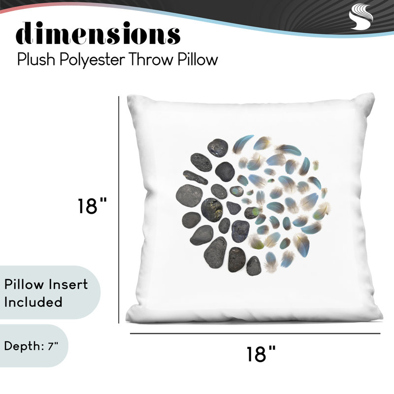 Coussin décoratif imprimé de la collection Feathers & Rocks, design par Beth Adoette