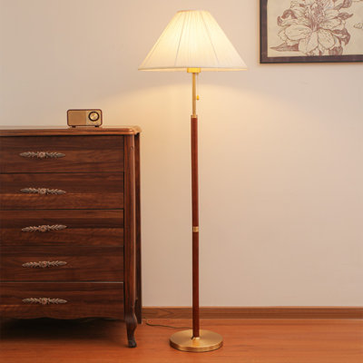 Lampes sur pied en noyer massif et cuivre