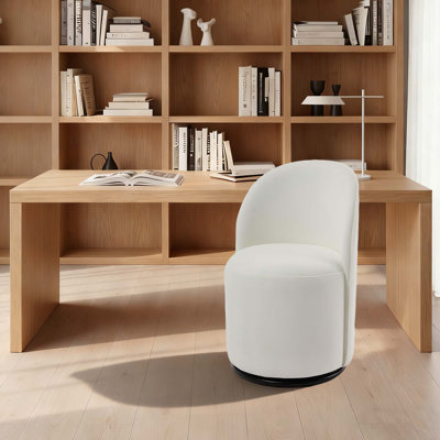 Chaise de salle à manger pivotante à 360 degrés de style moderne avec coussin rembourré et dossier incurvé, avec une base en métal pour les salles à manger ou les cuisines.