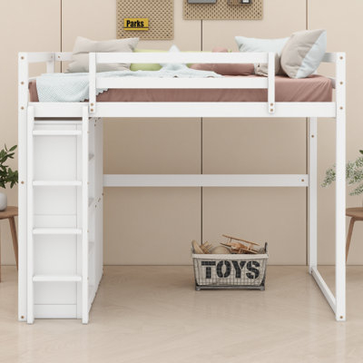 Lit mezzanine en bois avec garde-robe intégré et tablettes de rangement, lumière DEL