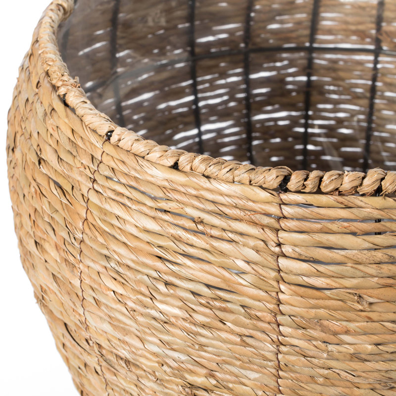 Mckee Pot Planter, 16" H x 15" W x 15" D