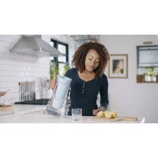 Carafe d'eau avec un filtre