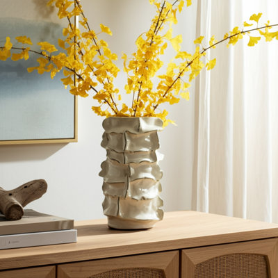 Vase décoratif en céramique avec motif ondulé texturé - Décoration moderne
