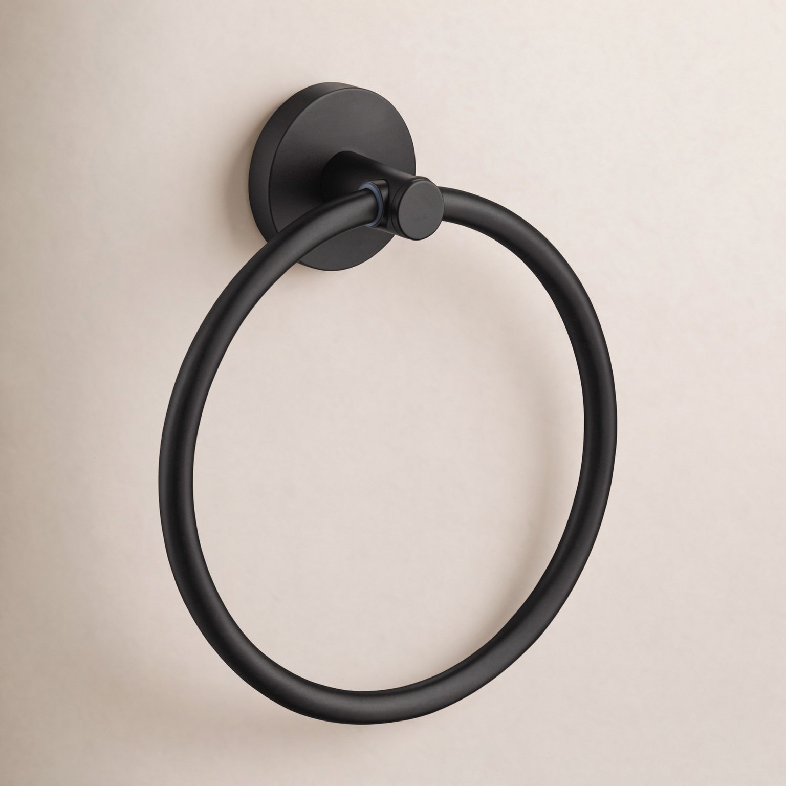 Circular Towel Ring, Matte Black