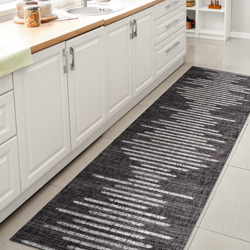 Tapis intérieur / extérieur noir / ivoire à rayures berbères Edinburg, Tapis de couloir 2 pi 2 po x 10 pi