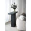 Table basse 35,5 pouces carrée avec base à piédestal, faux béton moderne en noir élégant