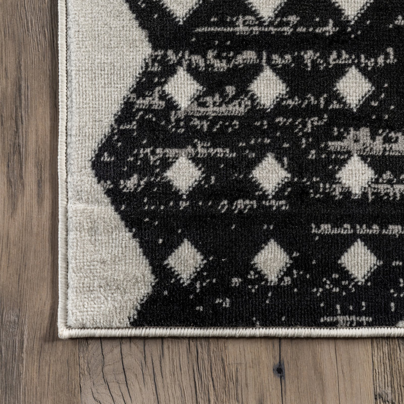 Jermone Geometric Indoor Rug, Rectangle 4' x 6'
