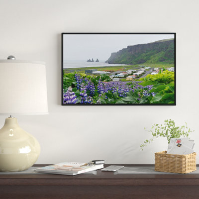 «Islandic Town Vik», photographie sur toile