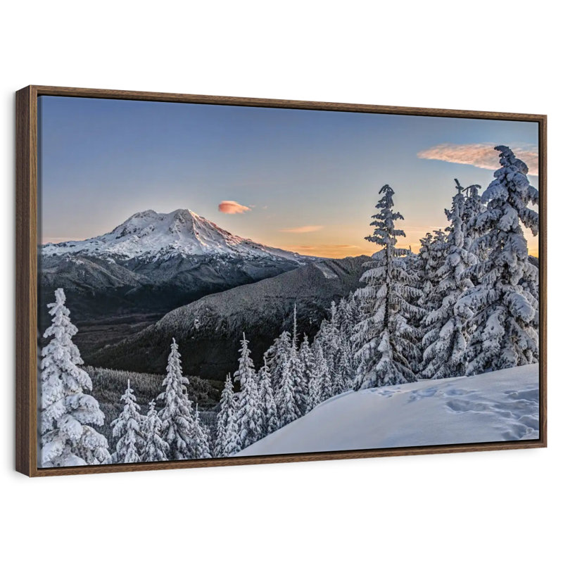 Mont Rainier Sunrise, 37 po x 25 po, Cadre flottant noyer