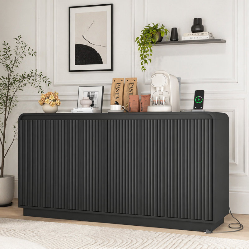 Meuble télé 4 portes avec prise de courant et tablettes réglables, conception cannelée, Noir