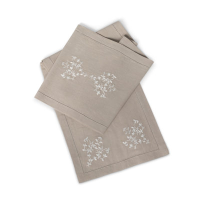 No Pattern Dining Linens