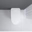 Toilette intelligente de luxe intelligente avec pulvérisateur d'eau chaude et sécheuse instantanées, fonction de chasse d'eau automatique / capteur de pied, siège de bidet chauffé à température ajustée, affichage à DEL blanc