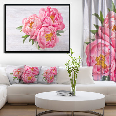 «Bunch of Peony Flowers in Vase», reproduction de photo sur toile tendue