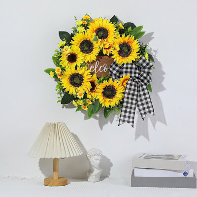 Couronne de fleurs en bois avec nœuds tournés