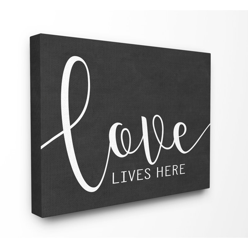 «Love Lives Here» par Lettered and Lined - impression d'art textuel, H 24 po x l 30 po x P 1,5 po, Toile tendue