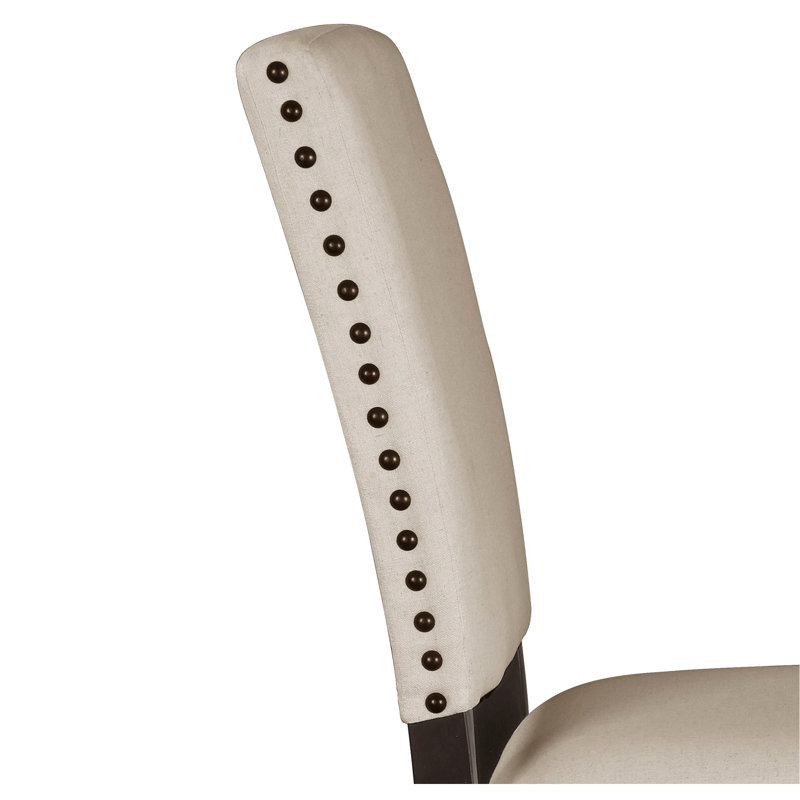 2 pièces de chaises de salle à manger à cadre en bois brun grisâtre avec un revêtement en tissu velouté et de charmantes chaises rembourrées à garniture cloutée, 2 pièces, structure, séduisante