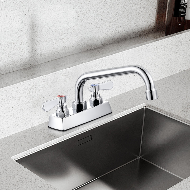 Robinet de lavabo 4 pouces à fixation sur le comptoir avec bec pivotant de 8 po et deux poignées leviers rotatives à 90 °