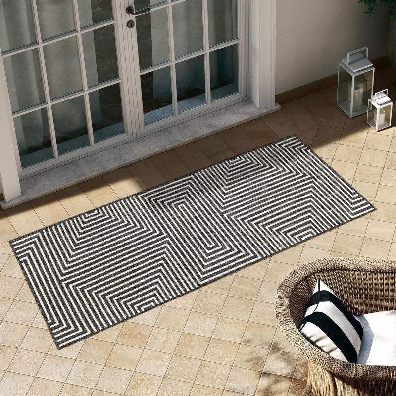 Contemporary Odawa Area Rug Black and White Colour, Runner 2' x 8'